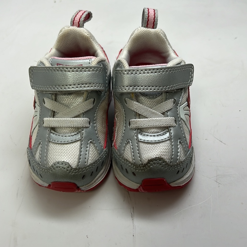 Toddler Girls Nike Sneaker Size 3 Pink/White/Silver - Picture 4 of 6
